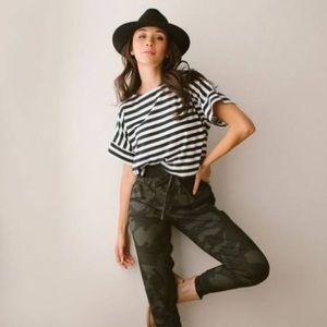 Albion Fit Camo Print Destination Drawstring Cropped Jogger Pants